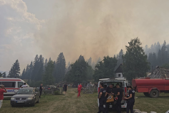 Vanredna situacija još uvek na snazi u Prijepoloju: Izgorelo preko 30 hektara šume, ugrožene bile tri kuće