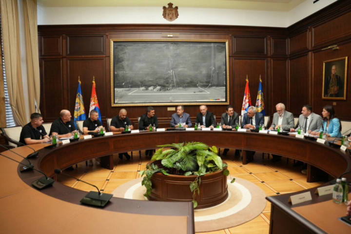 Dačić i Vasiljević sa sindikatima policije o unapređenju položaja pripadnika MUP