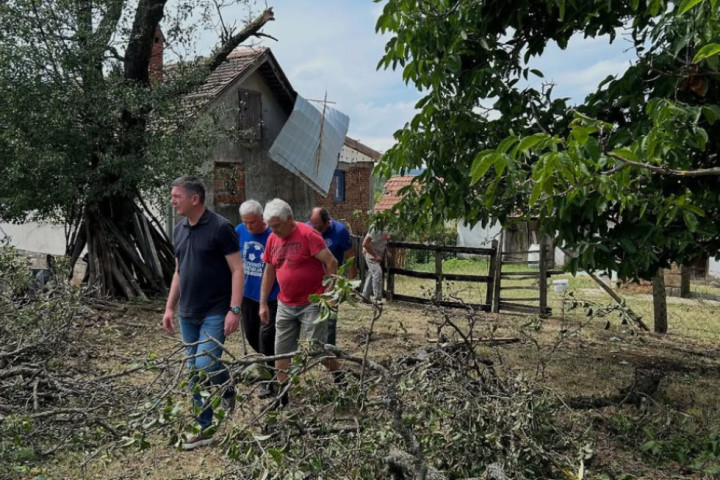 U Gornjem Milanovcu proglašena vanredna situacija zbog nevremena