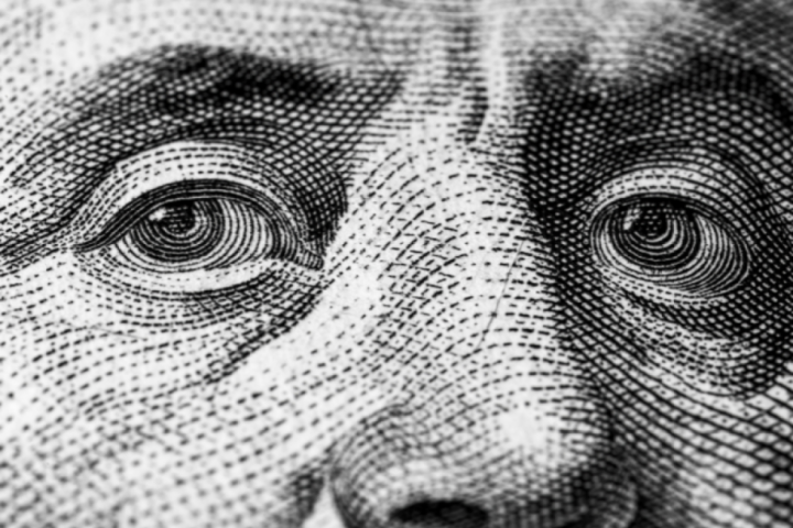 Dolar oslabio treću nedelju zaredom