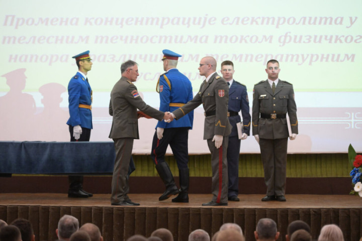 Ministarstvo odbrane: Uručene diplome i nagrade kadetima Vojne akademije