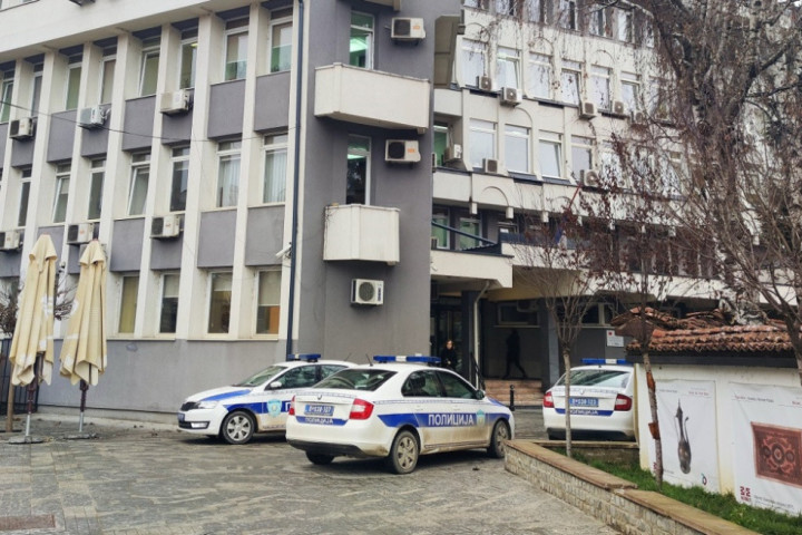 Novi Pazar: Ukinut pritvor devetorici osumnjičenih za napad na policiju, 1 ostaje u pritvoru