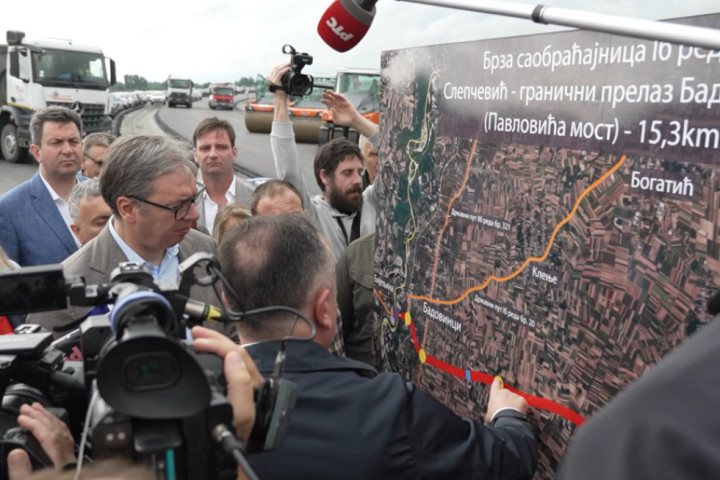 Vučić danas obišao radove na saobraćajnici Slepčević-Badovinci