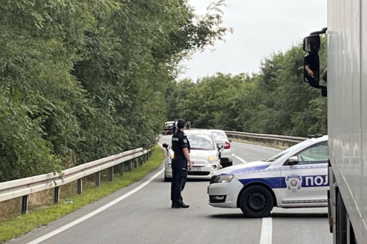 Više vozila učestvovalo u udesu na putu Vrbas - Srbobran
