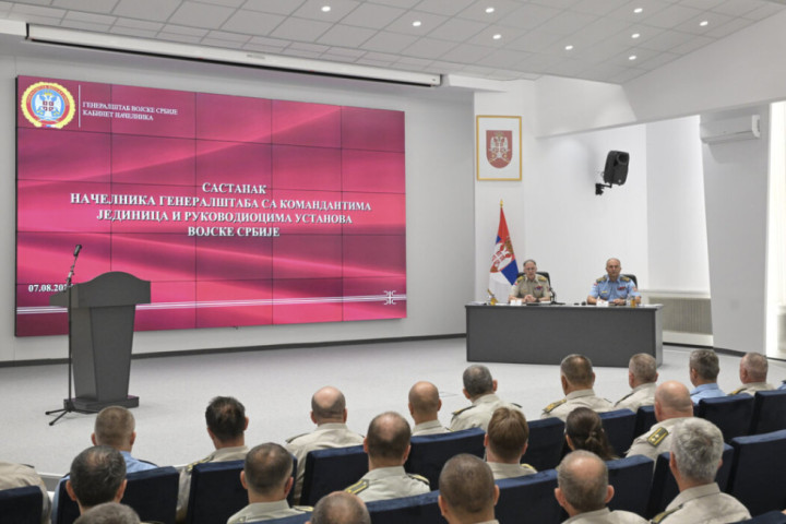 Mojsilović sa komandantima Vojske Srbije o stanju bezbednosti i viziji razvoja Vojske Srbije