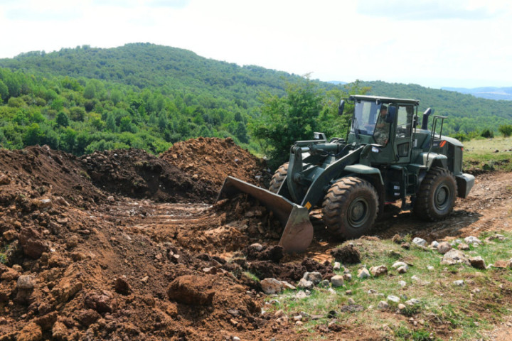 Vojska Srbije pomaže meštanima sjeničkih sela