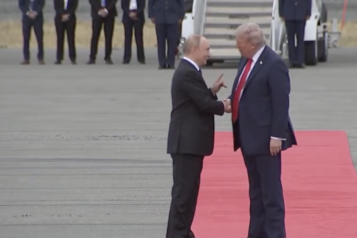 Putin i Tramp se rukovali na Aljasci, u toku sastanak dvojice lidera