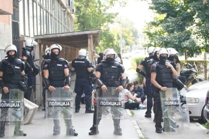 Nemojte se iznenaditi ako vas pripadnici policije snimaju ili fotografišu: MUP se obratio građanima