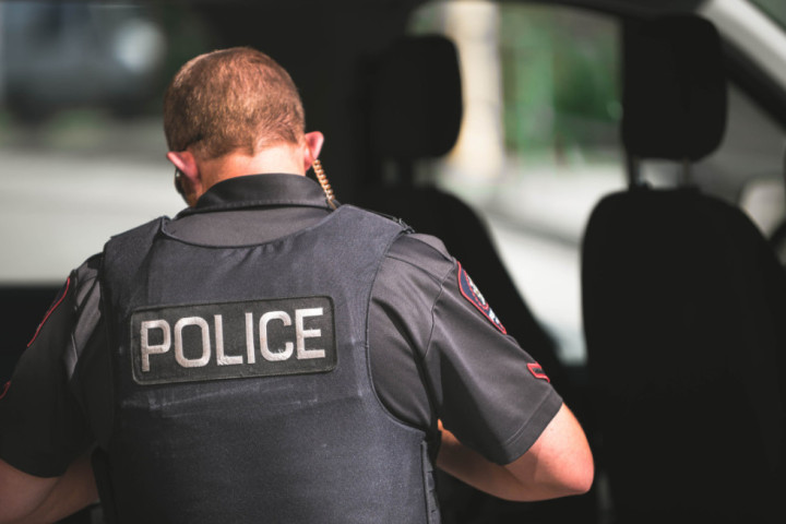 Čikago: Policija pucala na naoružanu ženu nasred ulice