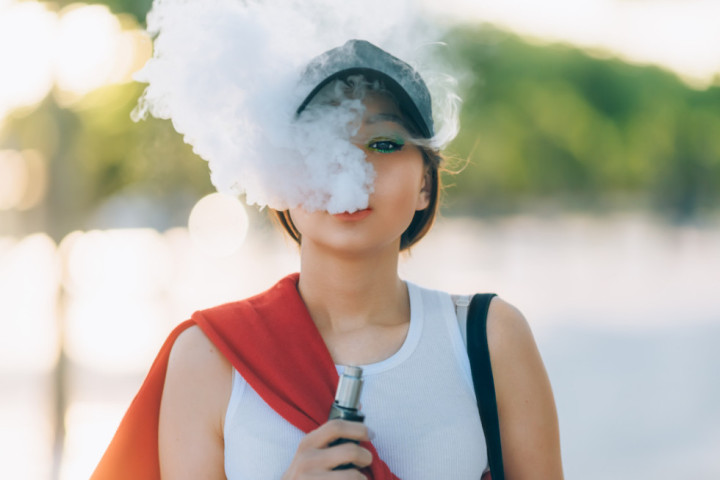 Lekari upozoravaju na štetne efekte elektronskih cigareta kod mladih