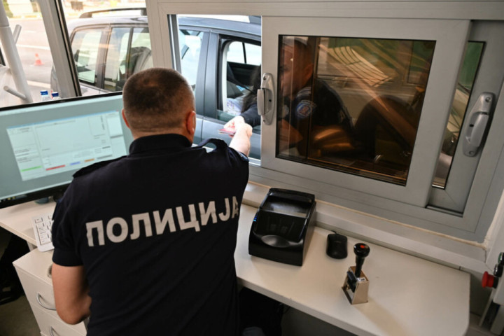 Automobili čekaju 45 minuta na Sremskoj Rači na ulazu u Srbiju