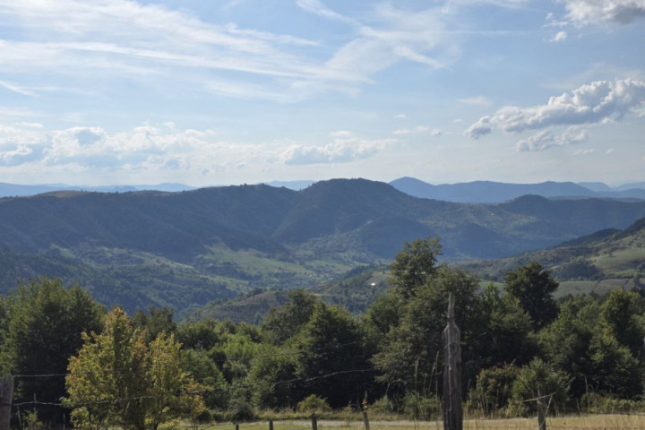 Ujutro i pre podne prolazno umereno naoblačenje, najviša temperatura od 14 do 19 stepeni