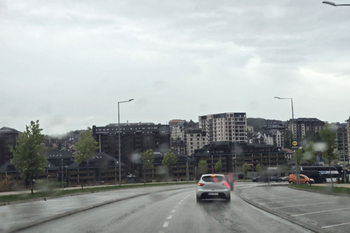 Vreme danas pretežno oblačno, ponegde sa kratkotrajnim padavinama