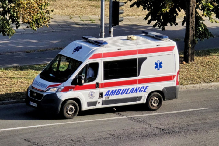 Tri osobe povređene u sudaru autobusa i teretnog vozila na auto-putu kod Niša