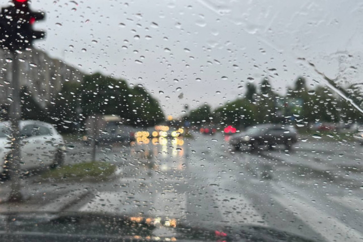 Oblačno i hladno sa kišom, temperature do 11 stepeni