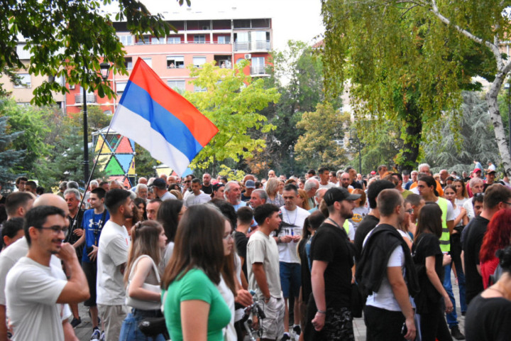 Studenti u blokadi se okupili na Novom Beogradu povodom vojne parade