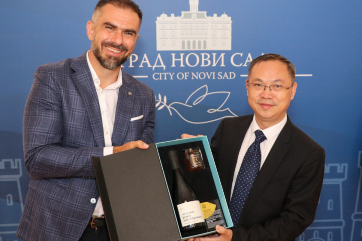 Mićin ugostio zvaničnu delegaciju kineskog grada Sinju: "Novi Sad ima odličnu saradnju sa više gradova iz Kine"