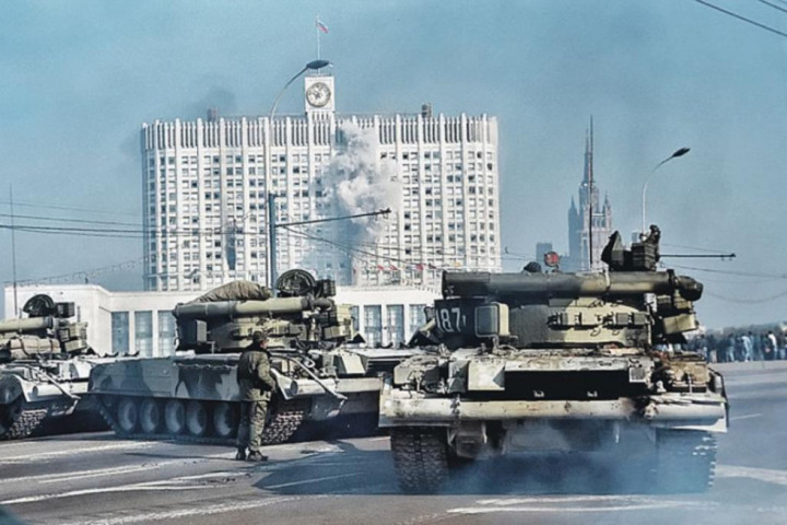 RUSKA USTAVNA KRIZA 1993: Kako je Jeljcin tenkovima uveo neoliberalizam i skoro izazvao građanski rat