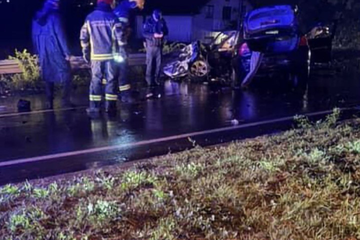 Stravična nezgoda kod Mladenovca, strahuje se da ima smrtno stradalih