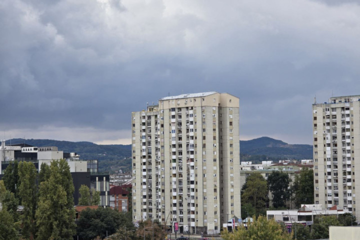 Oblačno i vetrovito vreme, ponegde i sa udarima olujne jačine: Temperatura do 15 stepeni