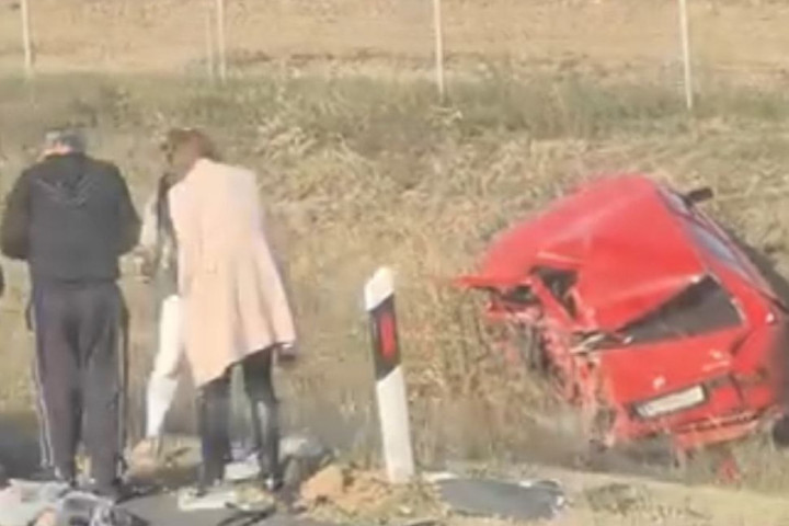 Poznati detalji stravične nezgode kod Kovilja, muškarac izašao da popravi automobil pa na njega naleteo kamion