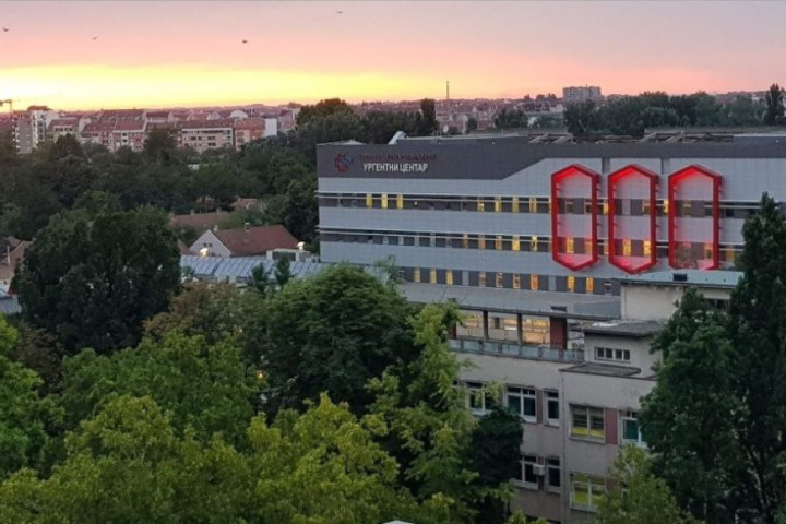 Poznato stanje vozača kombija koji se prevrnuo kod Novog Sada