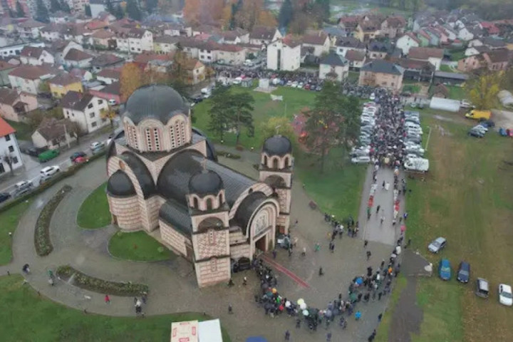 Važan dan za Požegu: Iz Hilandara u crkvu Sveta Tri Jerarha stigla ikona Presvete Bogorodice Trojeručice