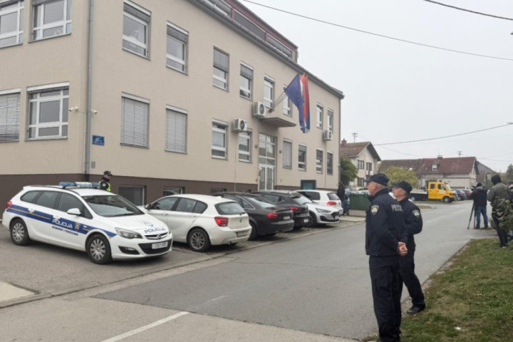 Vukovar: Zgrada srpskog ZVO-a pod pojačanom policijskom zaštitom, noćas se pojavila uniformisana lica