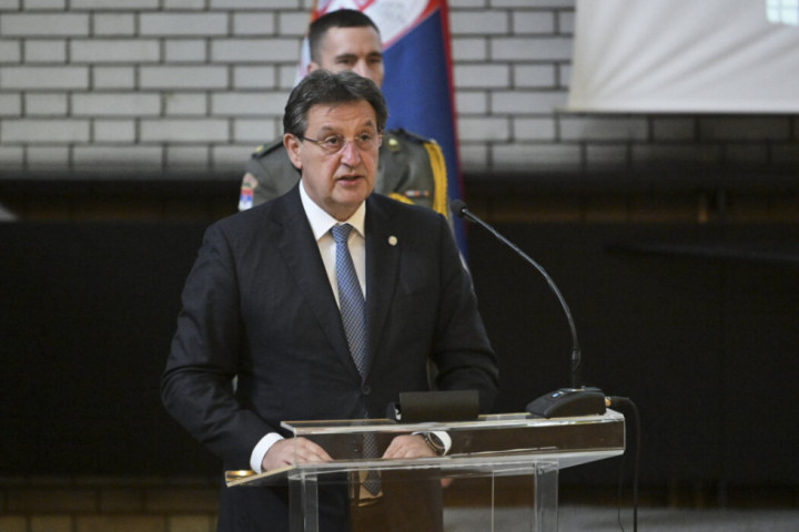 Gašić: Profesionalni vojnici će moći lakše da zasnuju radni odnos na neodređeno