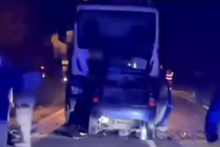 Stravična nezgoda kod Majdanpeka: Strahuje se da ima smrtno stradalih u direktnom sudaru sa kamionom