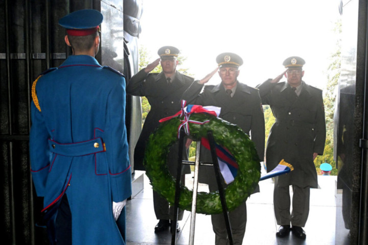Načelnik Generalštaba položio venac na Avali povodom Dana vojnih veterana