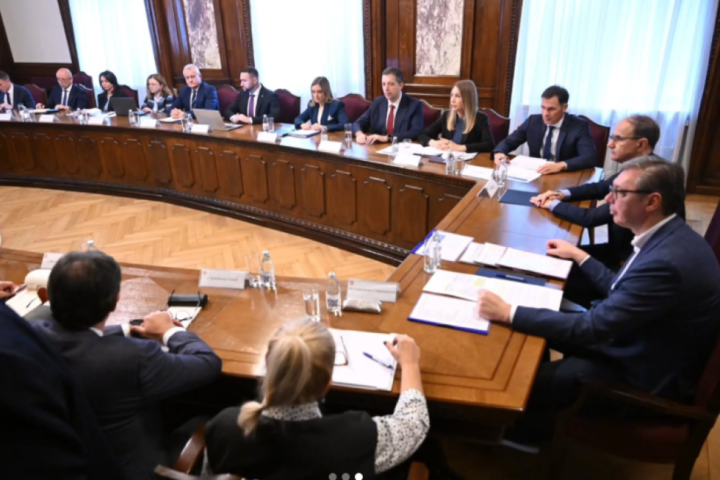 Vučić nakon sastanka: Razmotreno više scenarija za zaštitu interesa zemlje, građana i privrede