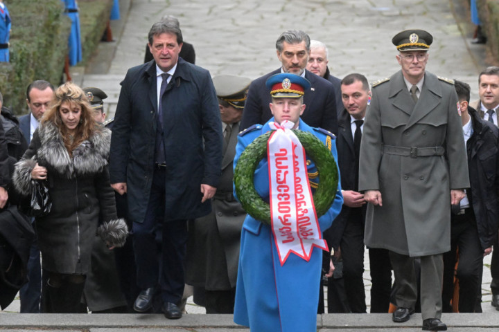 Predsednik Gruzije Kavelašvili položio venac na Spomenik neznanom junaku na Avali