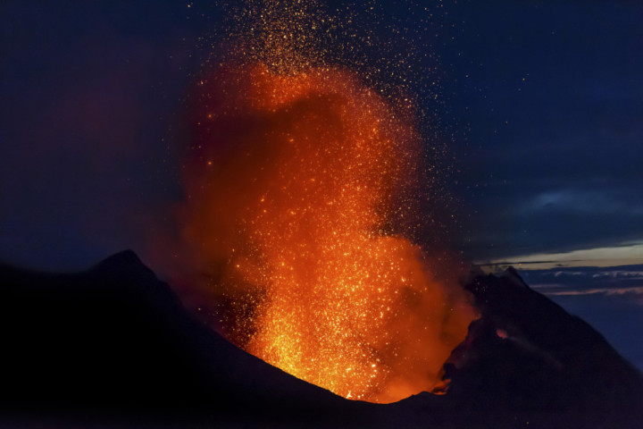 Erupcija vulkana na Havajima: Lava dostiže visinu i do 380 metara