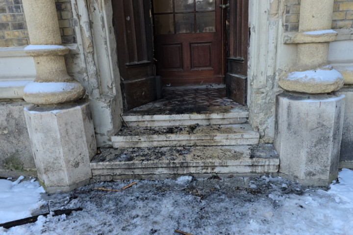 Žena uhapšena zbog paljenja rimokatoličke Crkve u Novom Sadu