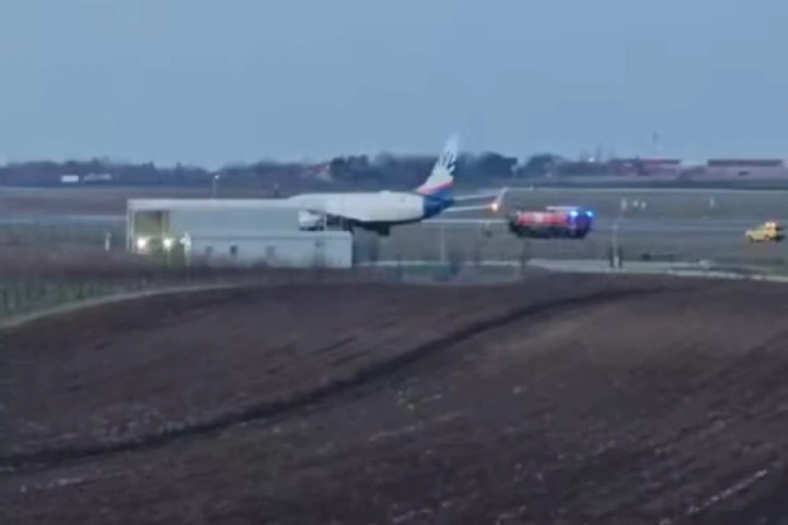 Avion iz Turske prinudno sleteo u Beograd: Hitne službe na terenu, sumnja se na curenje goriva
