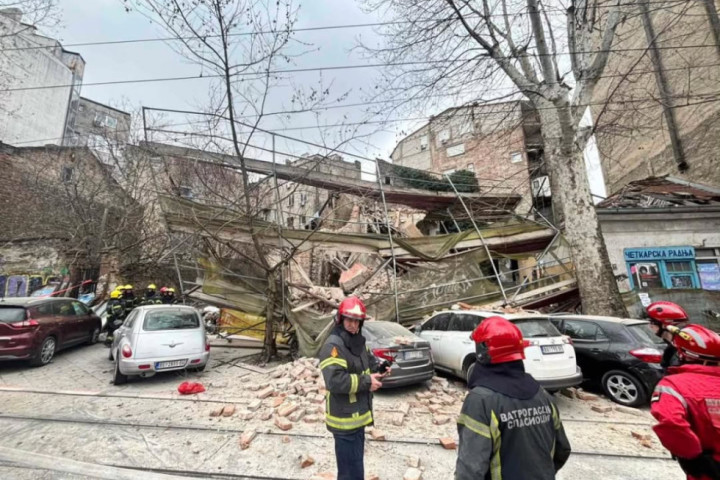 Drama u centru Beograda: Urušila se zgrada u Džordža Vašingtona