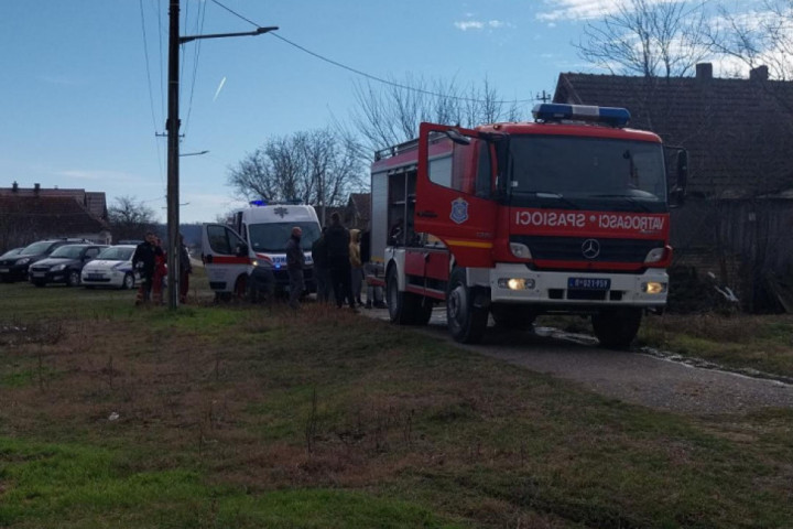 Izgorela kuća kod Titela, ima povređenih