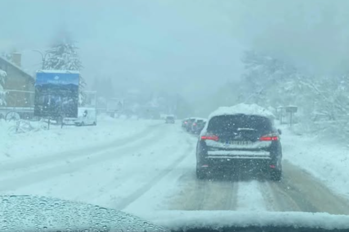 MUP IZDAO HITAN APEL: Sneg i kraj praznika izazvali kolaps u celoj državi