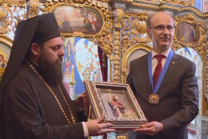 Premijer Macut u Dalju odlikovan najvišim odlikovanjem Eparhije osečkopoljske i baranjske