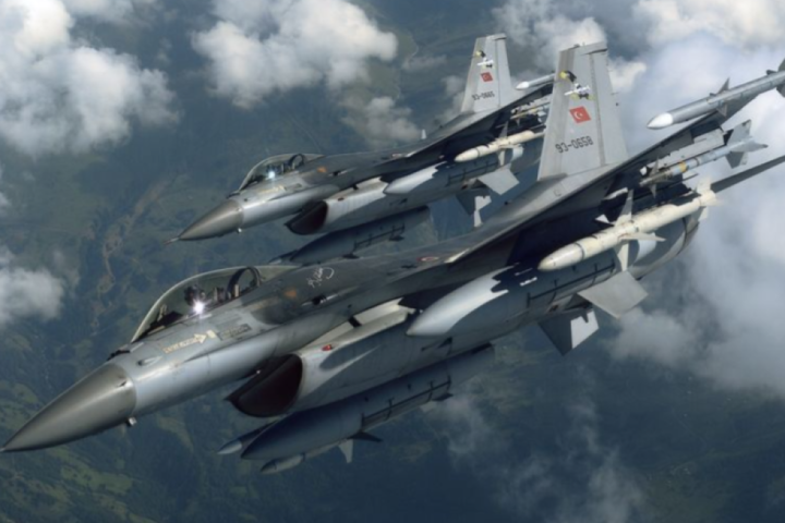 Srušio se turski lovac F-16, poginuo pilot