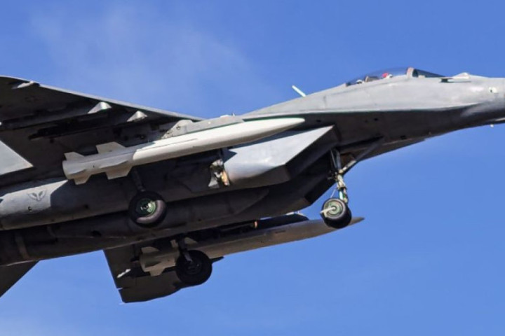 Vojska Srbije poseduje balističke supersonične rakete: Srpski MiG-ovi 29SM+ uočeni kako nose kineske rakete vazduh-zemlja CM400