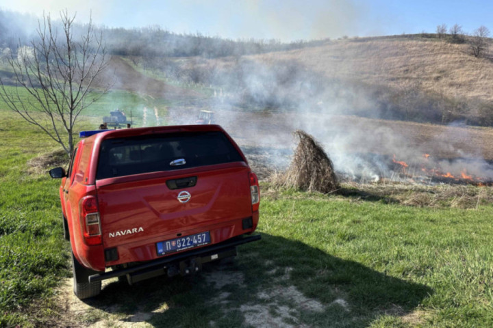 Tri prekršajne prijave zbog paljenja biljnih ostataka: Dronovi otkrili požare kod Novog Sad