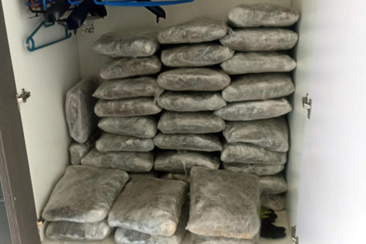Velika zaplena policije u Beogradu: U pretresu stana i automobila dvojice Pribojaca pronađen heroin, kokain, marihuana