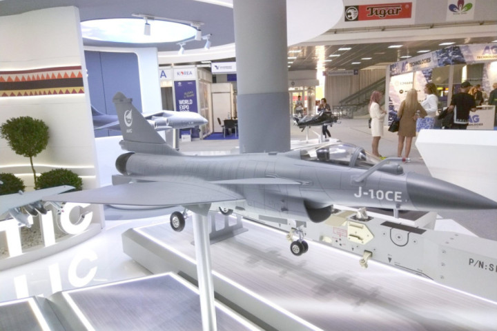 Da li je kupovina supersoničnih balističkih raketa CM-400 pokazatelj da će Srbija nabaviti i drugu eskadrilu borbenih aviona – iz Kine?