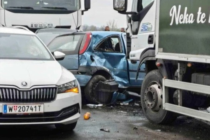 Teška saobraćajna nezgoda na Kovinskom mostu: Jedna osoba poginula, saobraćaj obustavljen