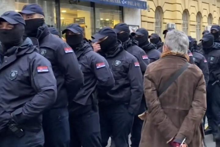 Napeto ispred Rektorata, jake snage policije pred zakazani skup nakon ulaska UKP