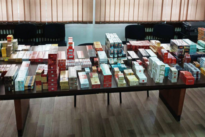 Od Kineza oduzeta veća količina kineskih cigareta, bez akciznih markica