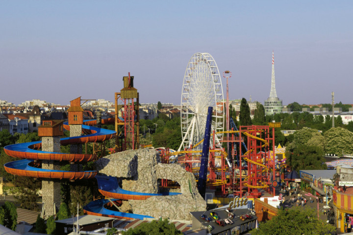 U bečkom zabavnom parku “Prater” vagon izleteo iz šina, ima povređenih