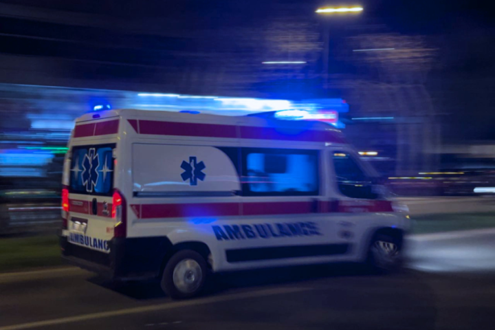 Vozilo udario dve devojčice na Voždovcu, obe teško povređene